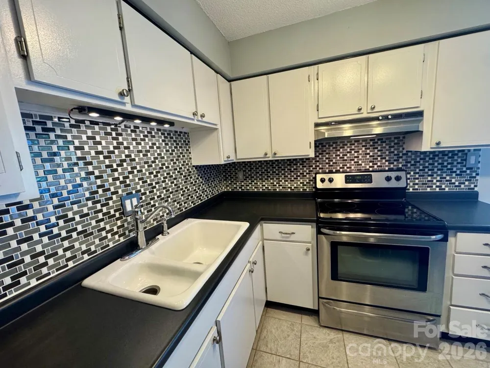 1905 Meadowlark Lane #32 Charlotte, NC 28210