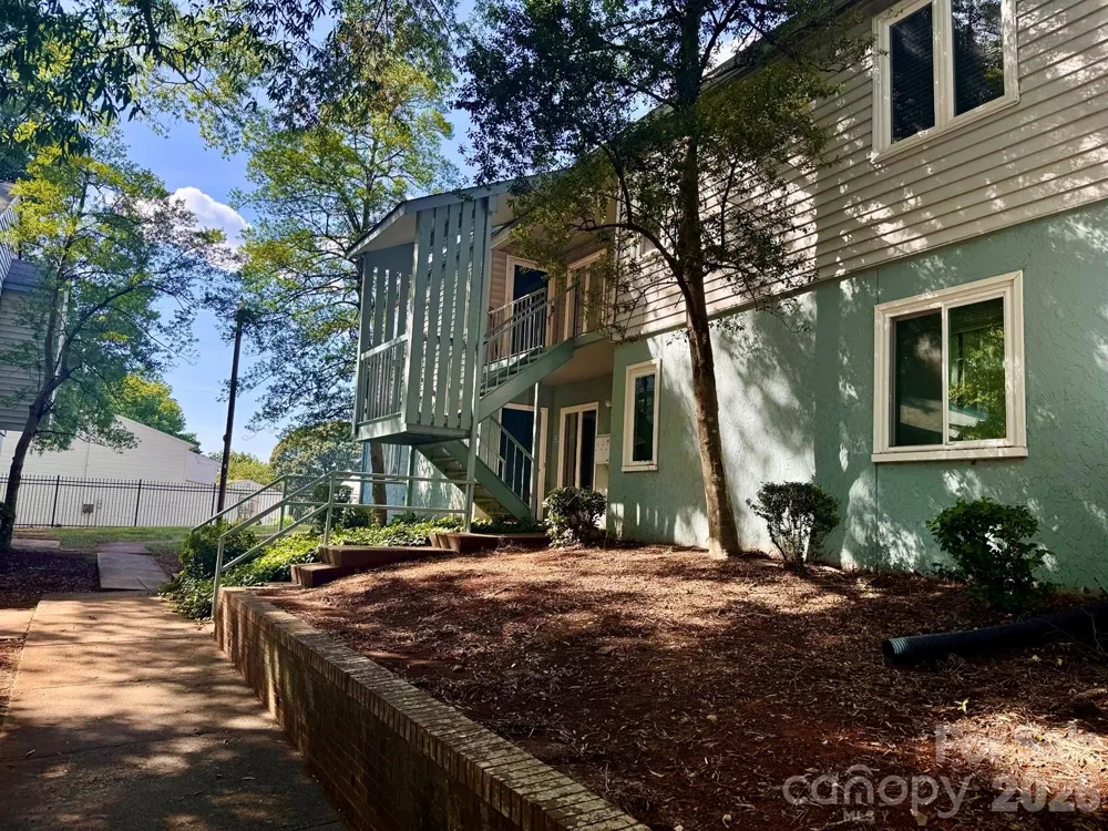 1905 Meadowlark Lane #32 Charlotte, NC 28210