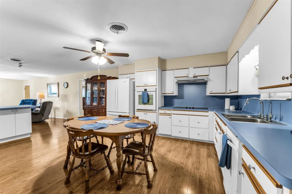896 Randy Drive Woodway, TX 76712