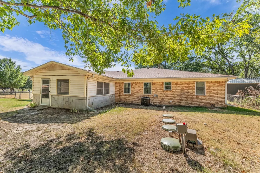 896 Randy Drive Woodway, TX 76712