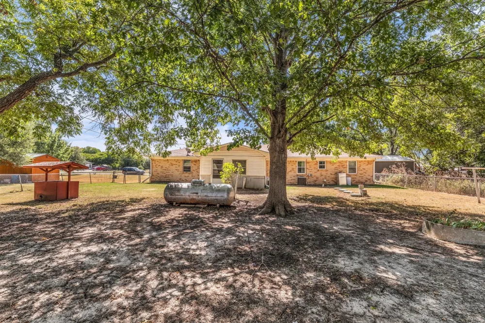 896 Randy Drive Woodway, TX 76712