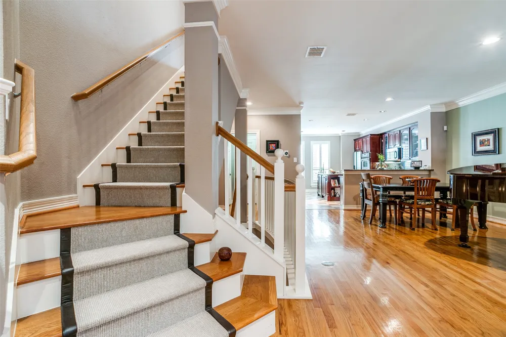2817 State Street Dallas, TX 75204