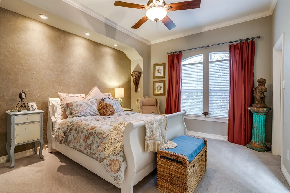 2817 State Street Dallas, TX 75204