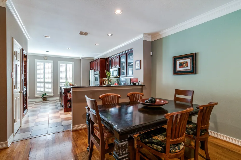 2817 State Street Dallas, TX 75204