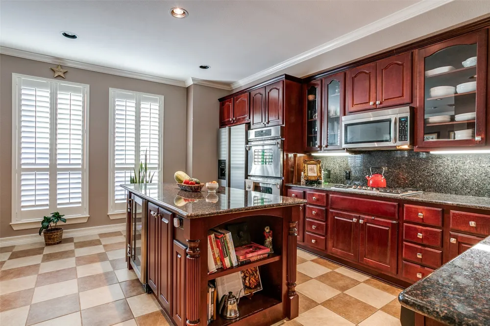 2817 State Street Dallas, TX 75204