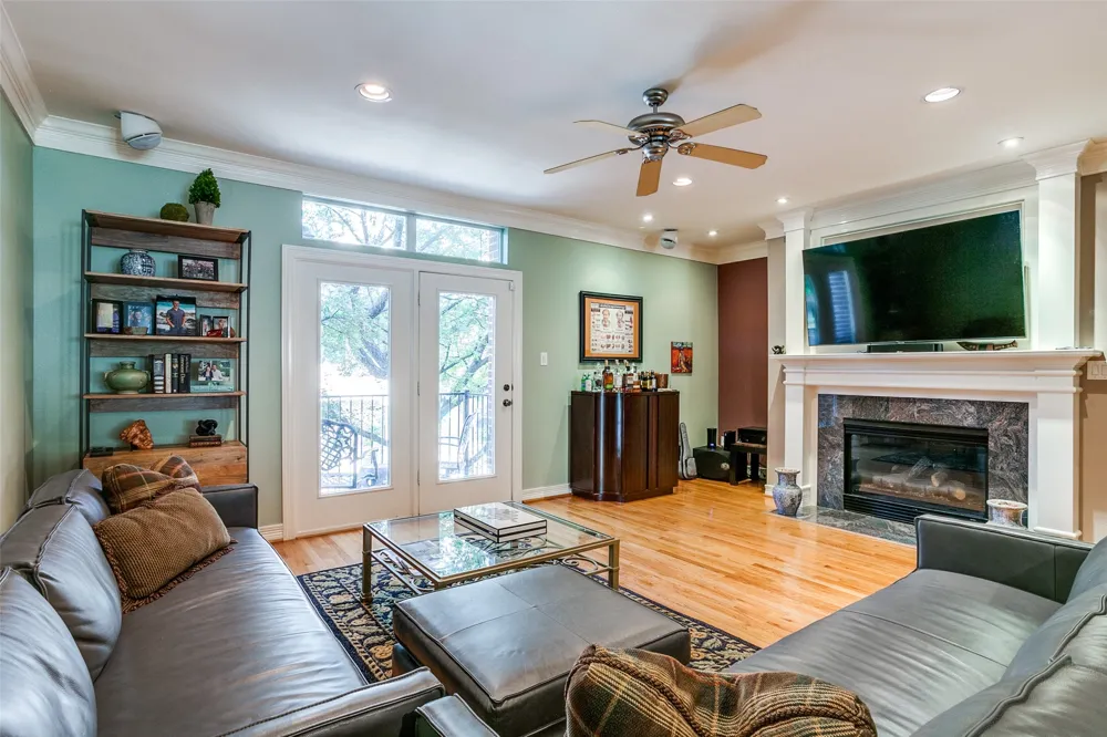 2817 State Street Dallas, TX 75204