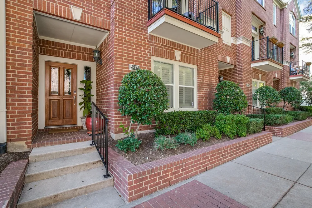 2817 State Street Dallas, TX 75204