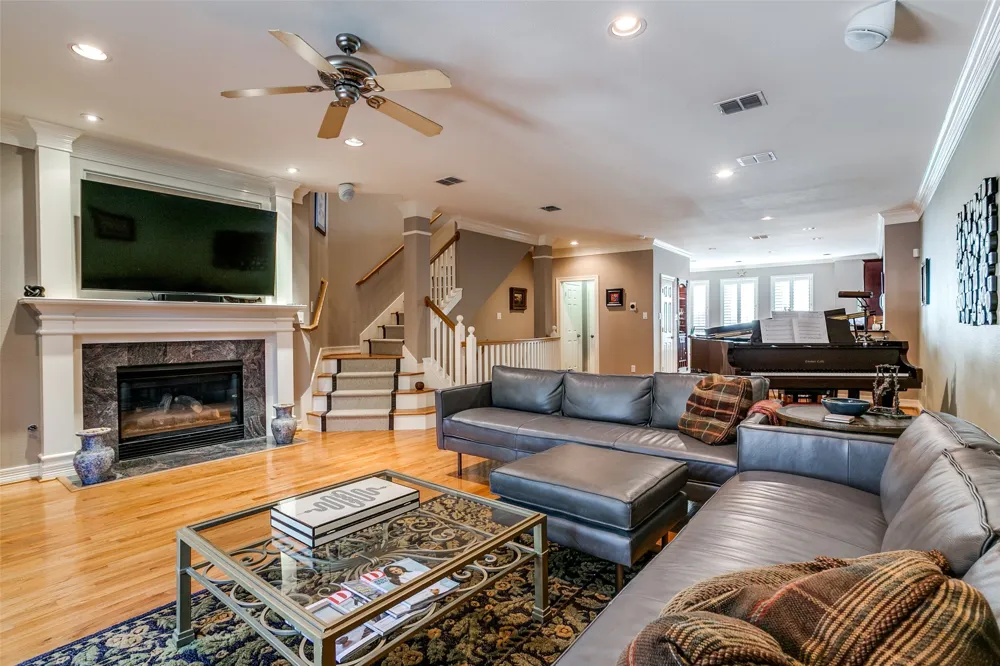 2817 State Street Dallas, TX 75204
