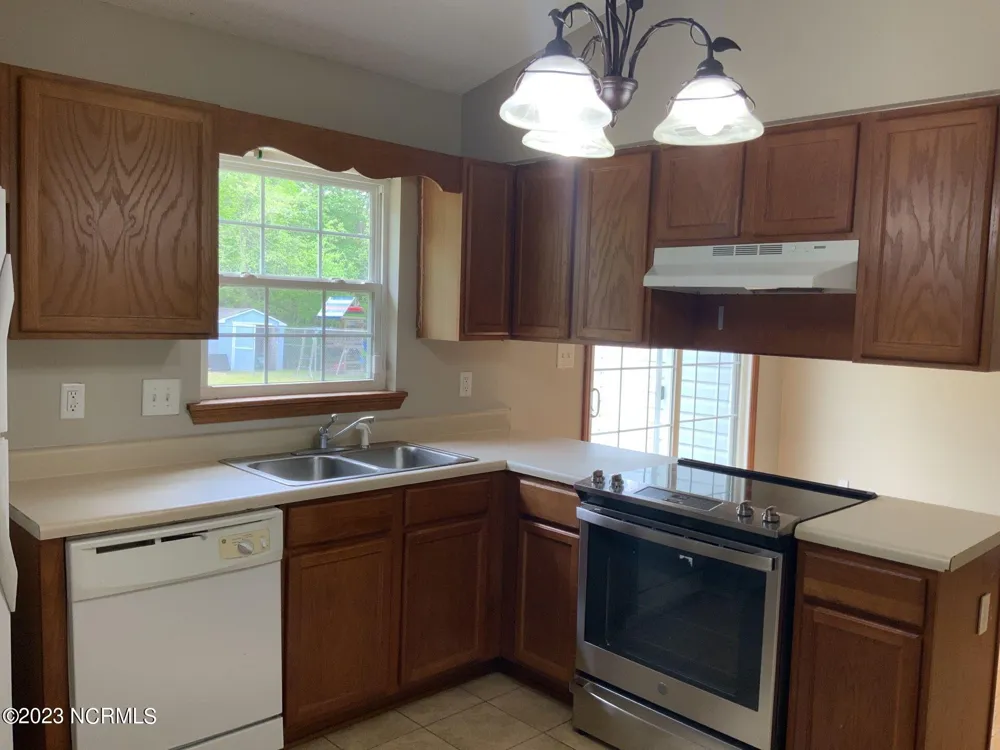 110 Littleleaf Court Jacksonville, NC 28540