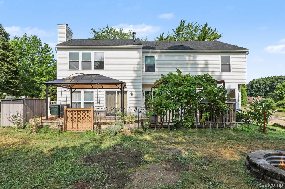 1809 Poppleton Drive West Bloomfield Charter Township, MI 48324