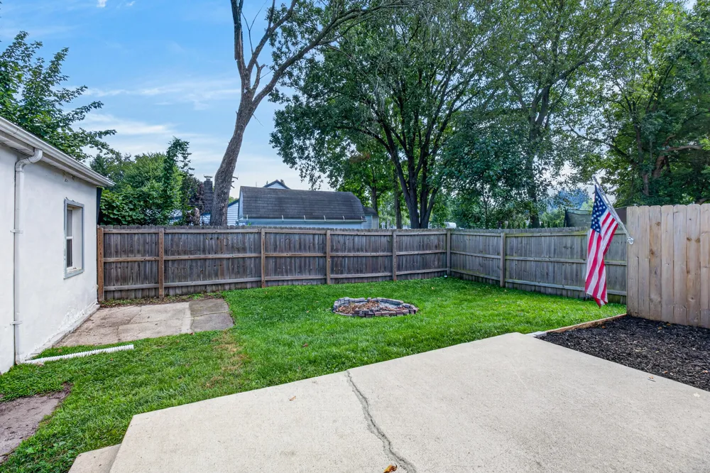 887 Bryant Avenue Jackson City, MI 49202