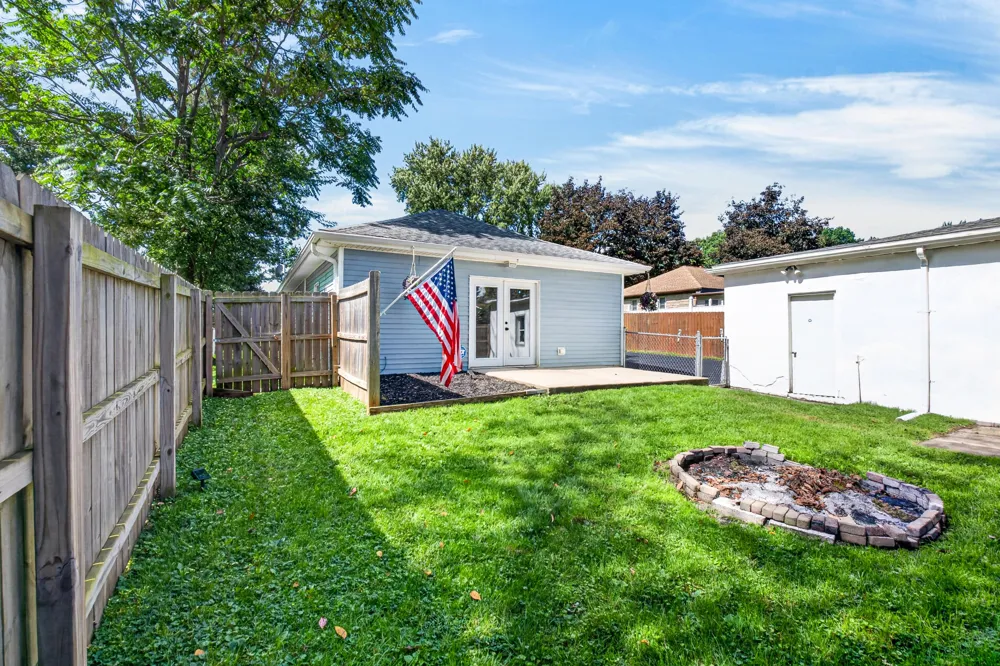 887 Bryant Avenue Jackson City, MI 49202