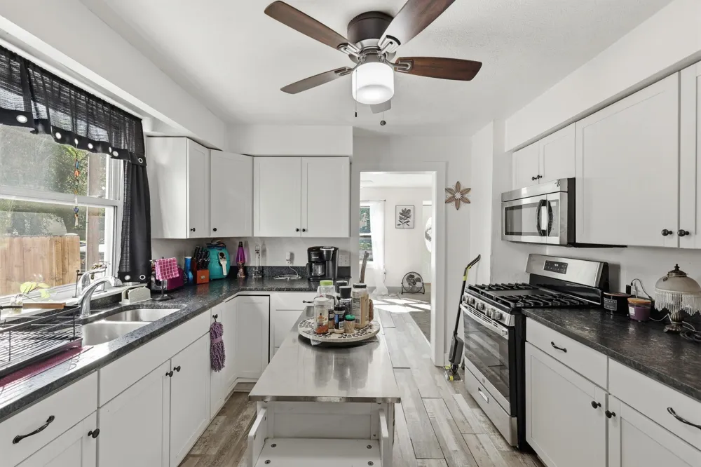 1424 West Street Muskegon Charter Township, MI 49442