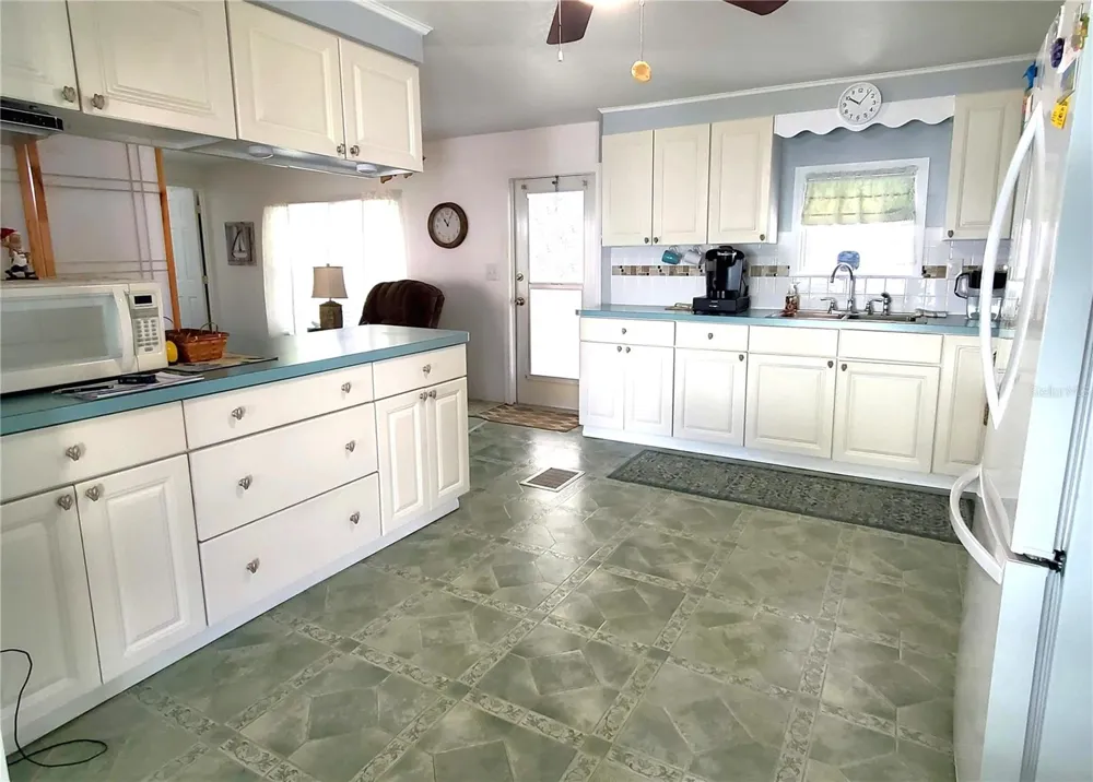 176 W MANATEE LOOP Punta Gorda, FL 33950