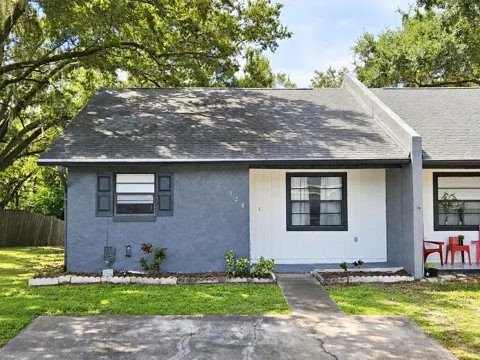 928 WINNIE LANE