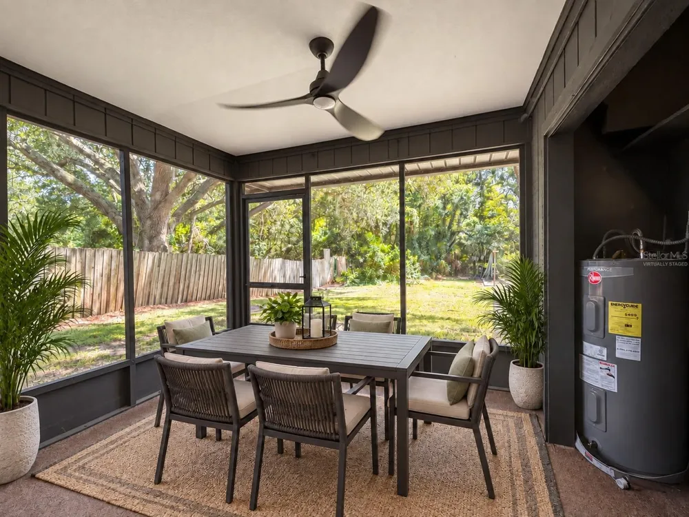 928 WINNIE LANE Lakeland, FL 33813
