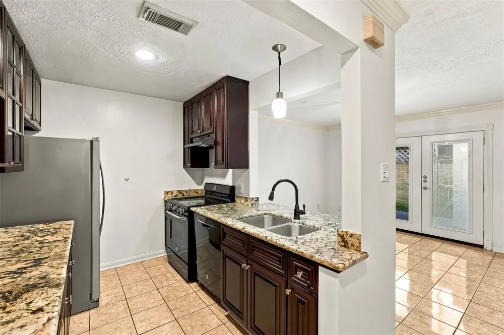 10652 Hazelhurst Drive #29 Hockley, TX 77043