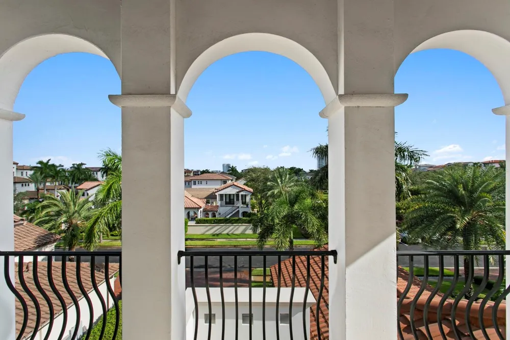 4910 CARRANZA COURT Tampa, FL 33616