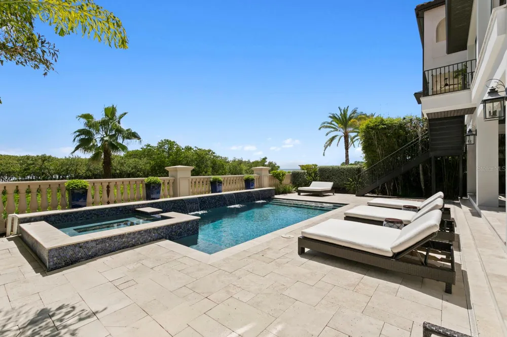 4910 CARRANZA COURT Tampa, FL 33616