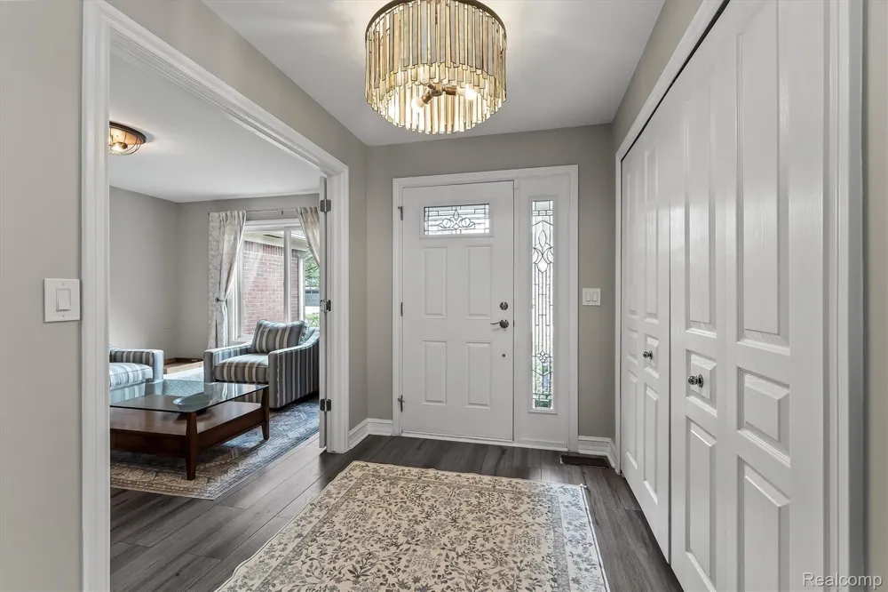 22702 Brantingham Road Macomb Township, MI 48044
