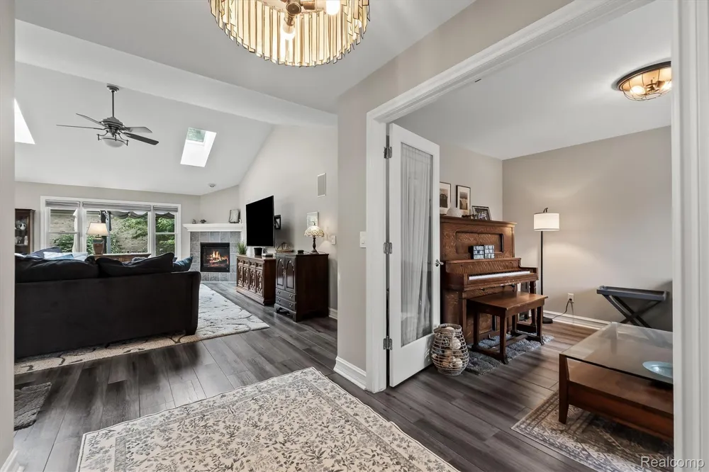 22702 Brantingham Road Macomb Township, MI 48044
