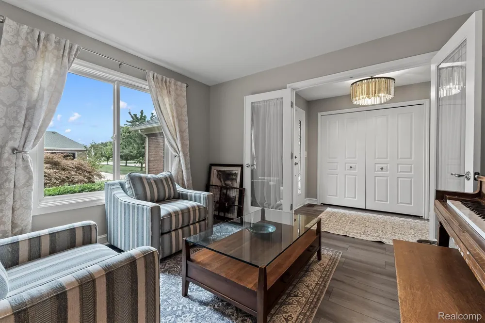 22702 Brantingham Road Macomb Township, MI 48044
