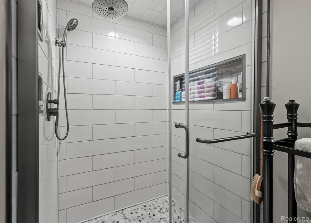 22702 Brantingham Road Macomb Township, MI 48044