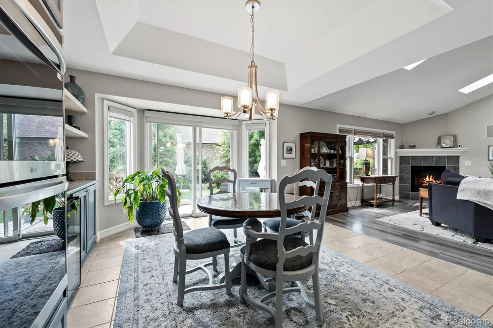 22702 Brantingham Road Macomb Township, MI 48044