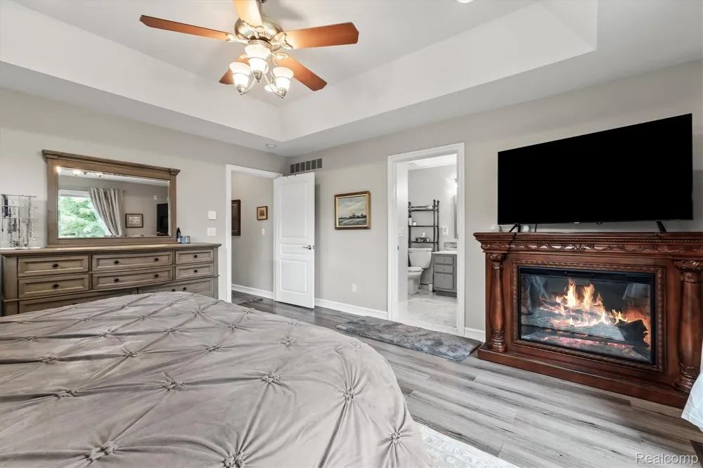 22702 Brantingham Road Macomb Township, MI 48044