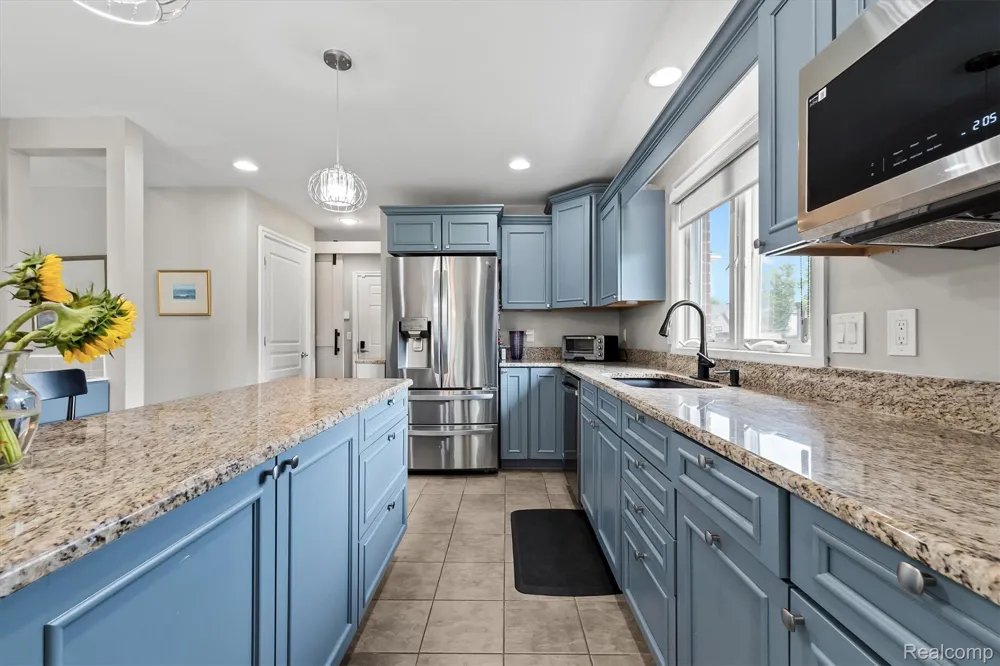 22702 Brantingham Road Macomb Township, MI 48044