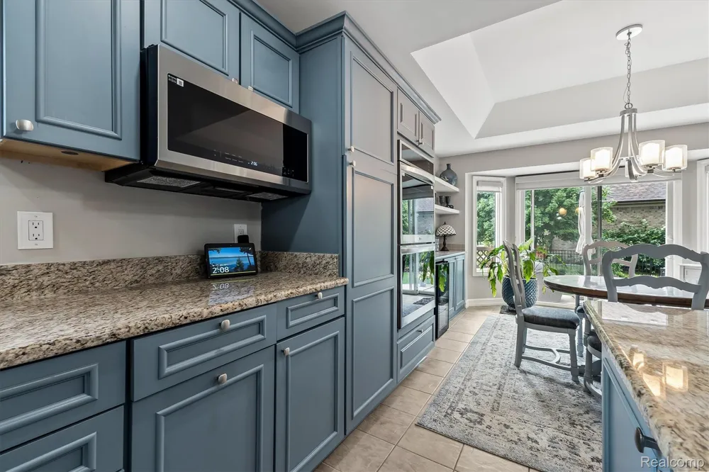 22702 Brantingham Road Macomb Township, MI 48044