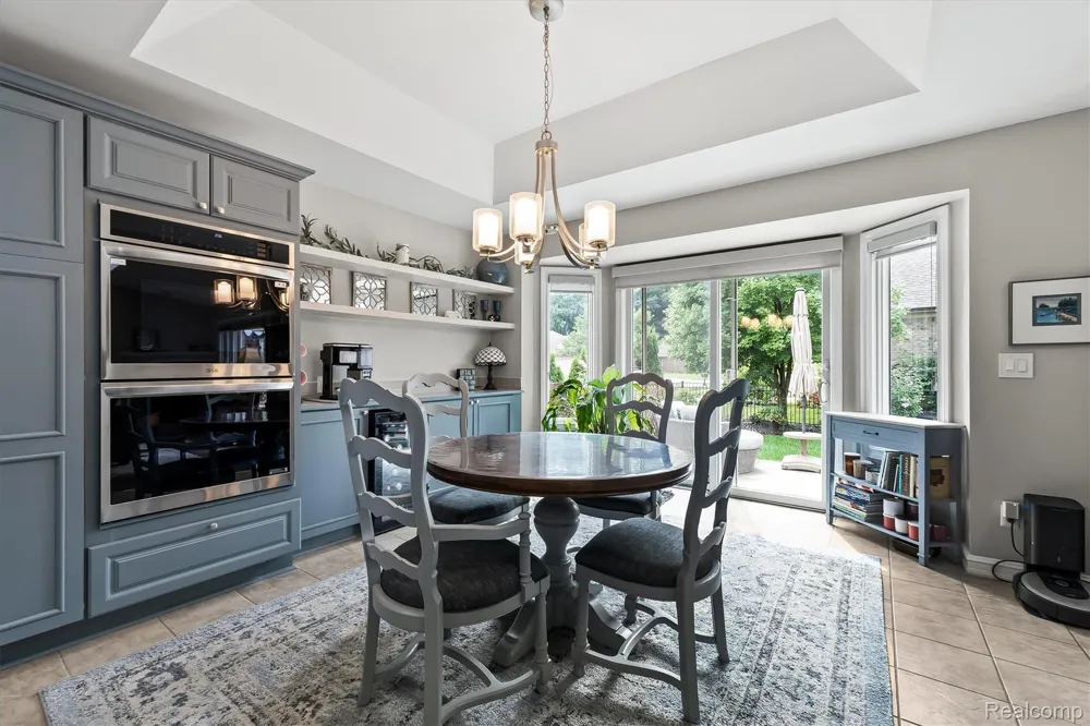 22702 Brantingham Road Macomb Township, MI 48044