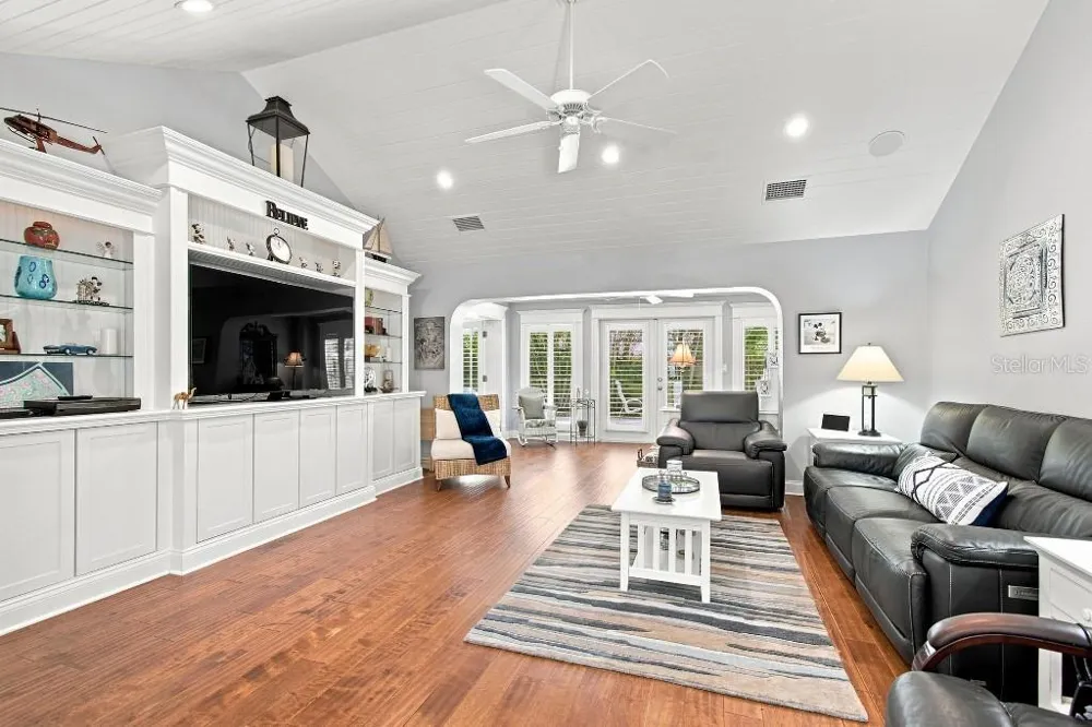 8643 PIPER LANE Seminole, FL 33777