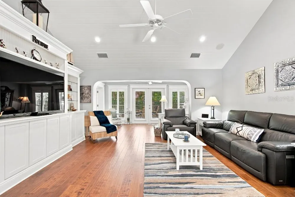8643 PIPER LANE Seminole, FL 33777