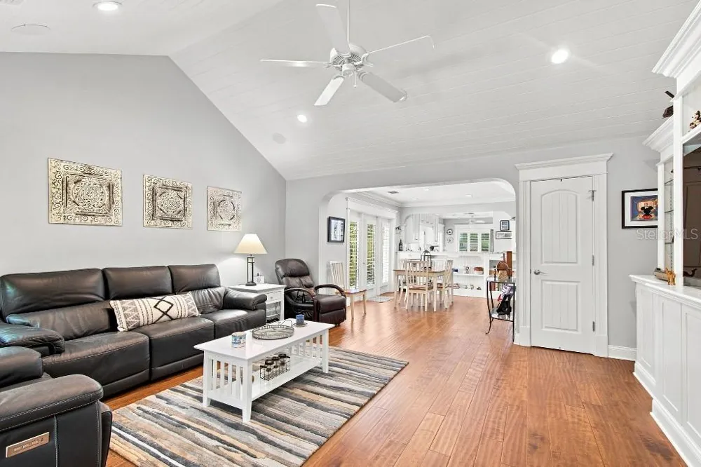 8643 PIPER LANE Seminole, FL 33777