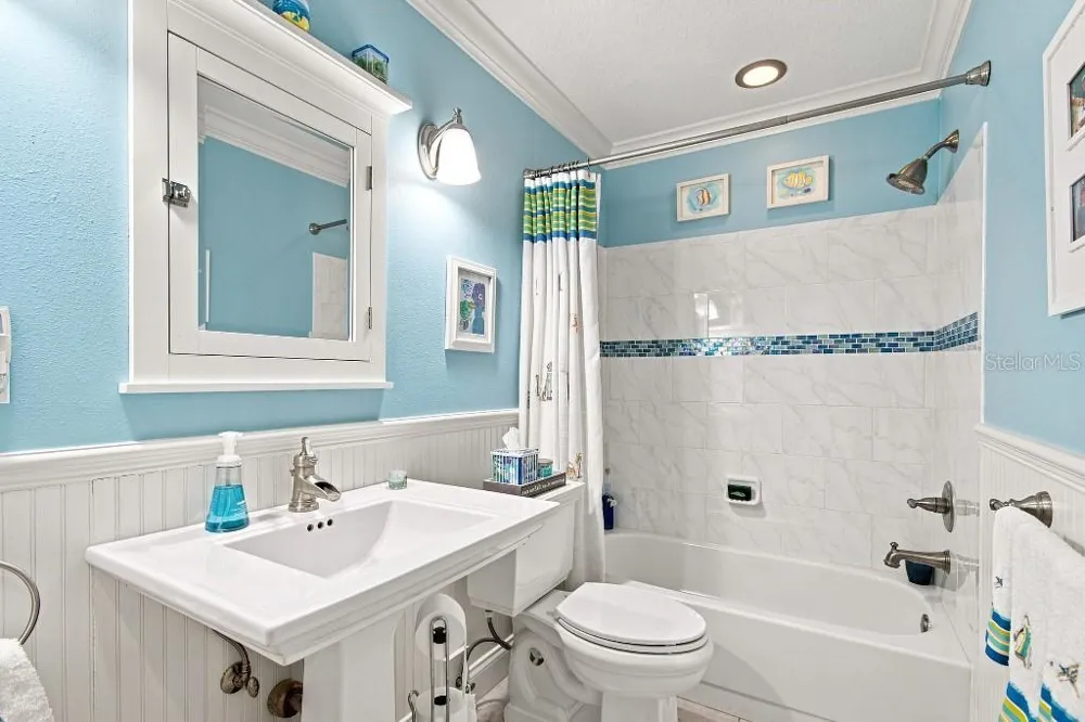 8643 PIPER LANE Seminole, FL 33777