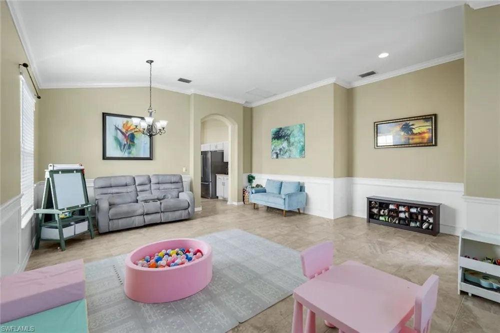 2095 Sagebrush Circle Naples, FL 34120