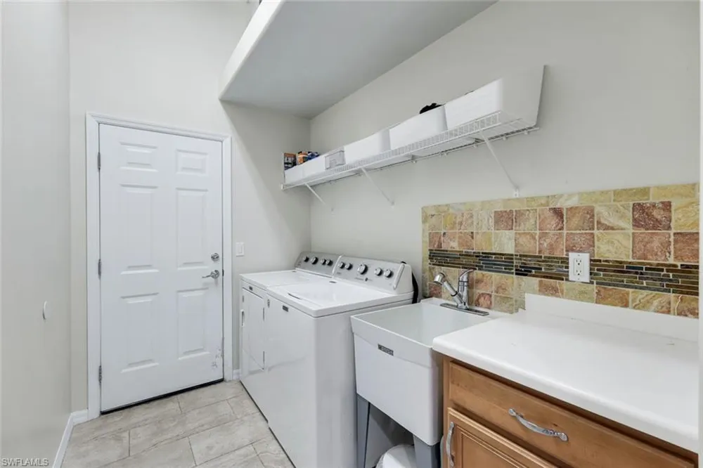 2095 Sagebrush Circle Naples, FL 34120