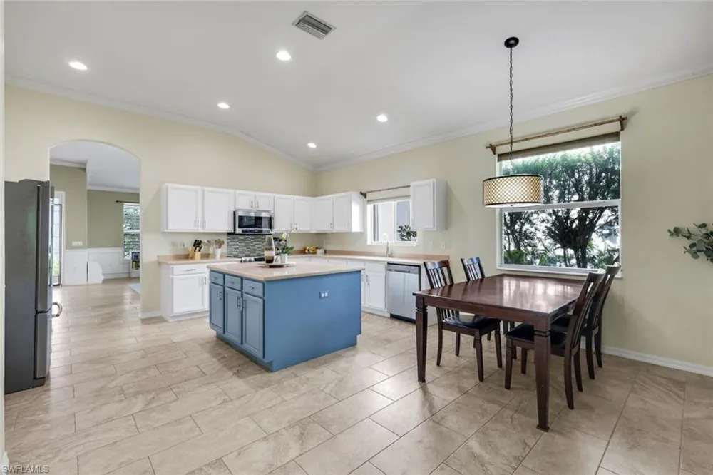 2095 Sagebrush Circle Naples, FL 34120