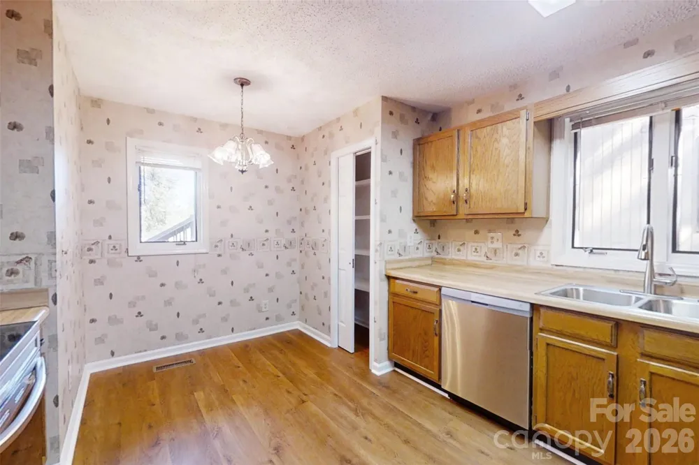 51 Pebble Creek Drive Asheville, NC 28803