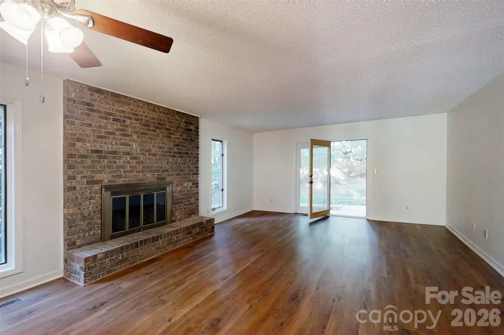 51 Pebble Creek Drive Asheville, NC 28803