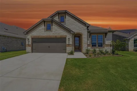 2105 Bluebird Lane