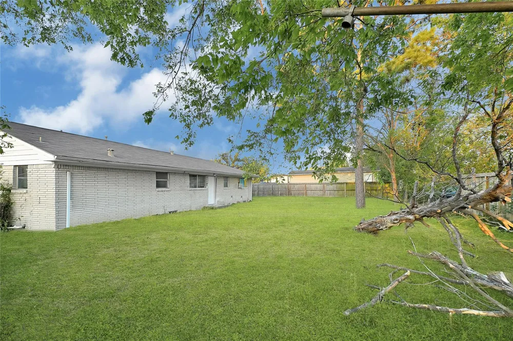 7954 Booker St Houston, TX 77028
