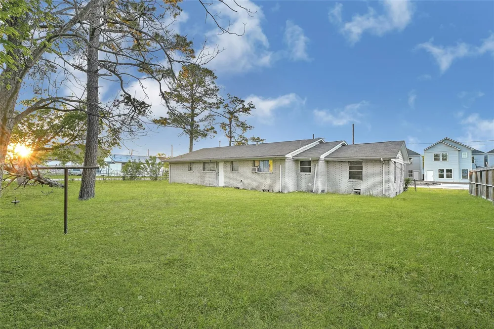 7954 Booker St Houston, TX 77028
