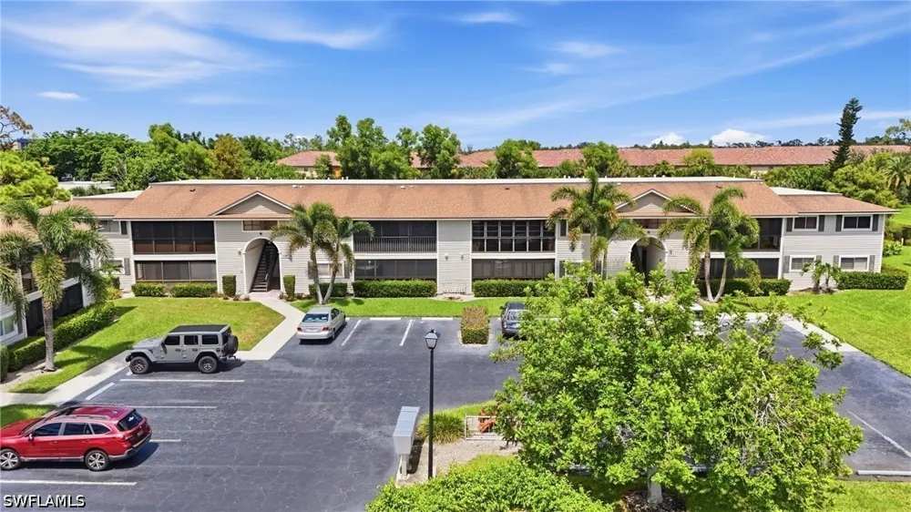Summerlin Woods Drive #6 Fort Myers, FL 33919