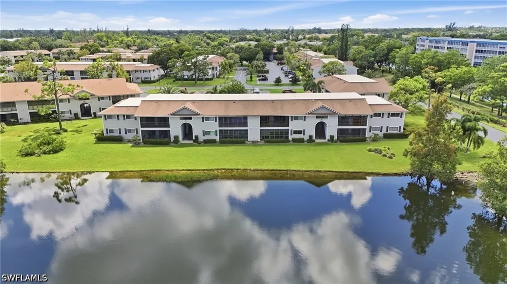 Summerlin Woods Drive #6 Fort Myers, FL 33919