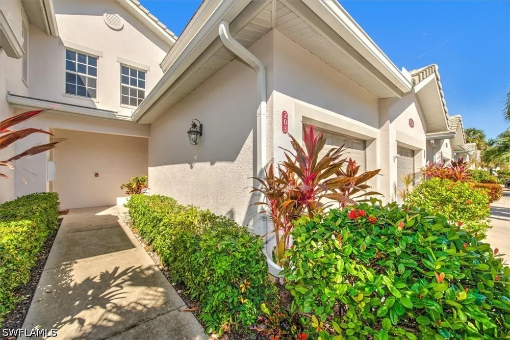 Whisper Trace Lane #203 Naples, FL 34114