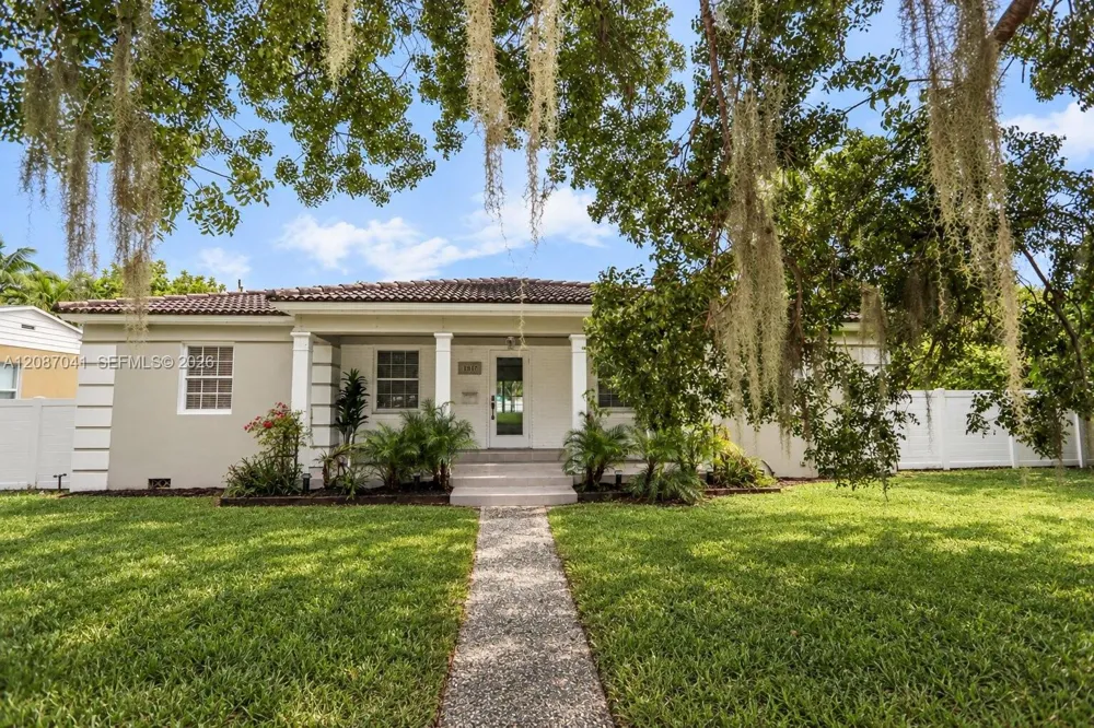 1516 Jefferson St Hollywood, FL 33020