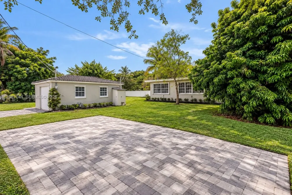 1516 Jefferson St Hollywood, FL 33020