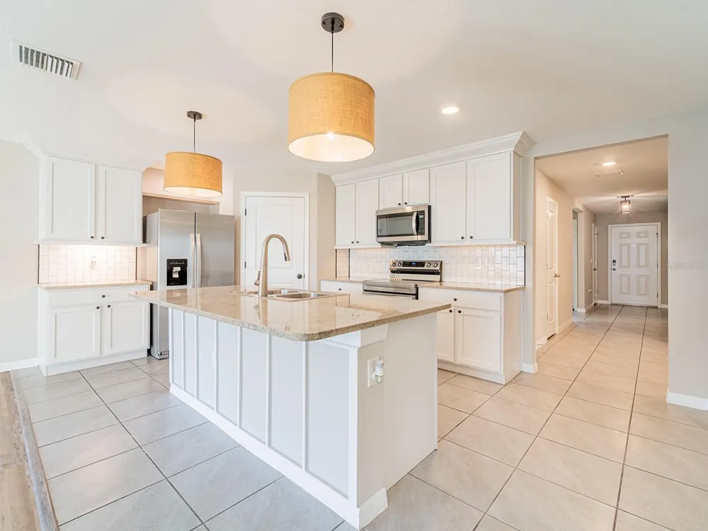 13748 WINEBERRY DRIVE Dade City, FL 33525
